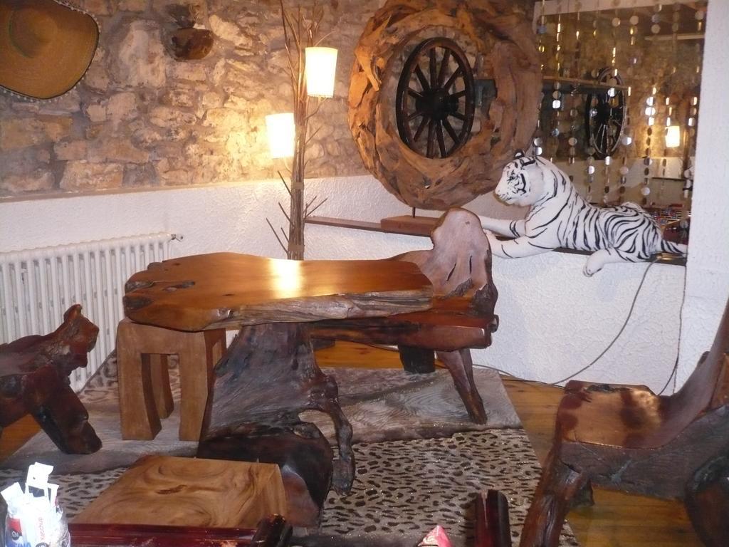 Hotel Bon Accueil Oyonnax Esterno foto