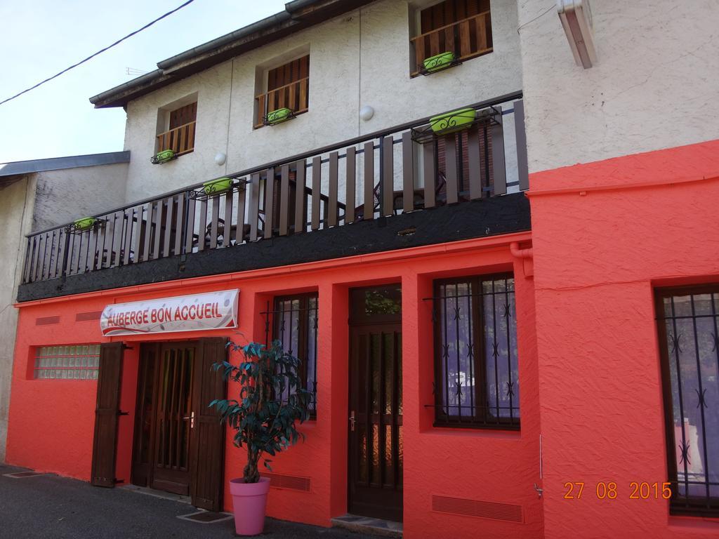 Hotel Bon Accueil Oyonnax Esterno foto