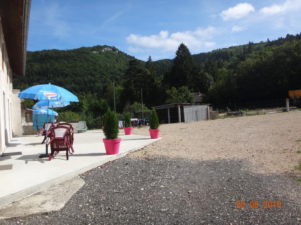 Hotel Bon Accueil Oyonnax Esterno foto